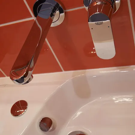 Le Nex2 فندق تارْب