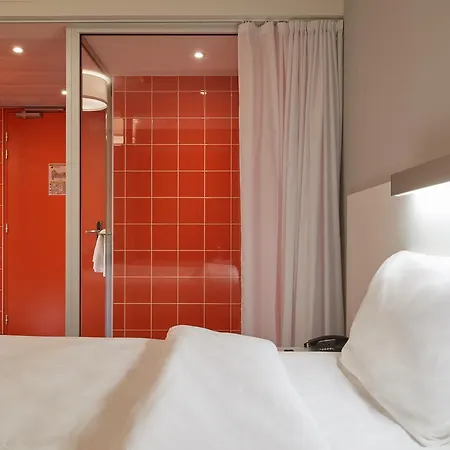 Le Nex2 فندق تارْب